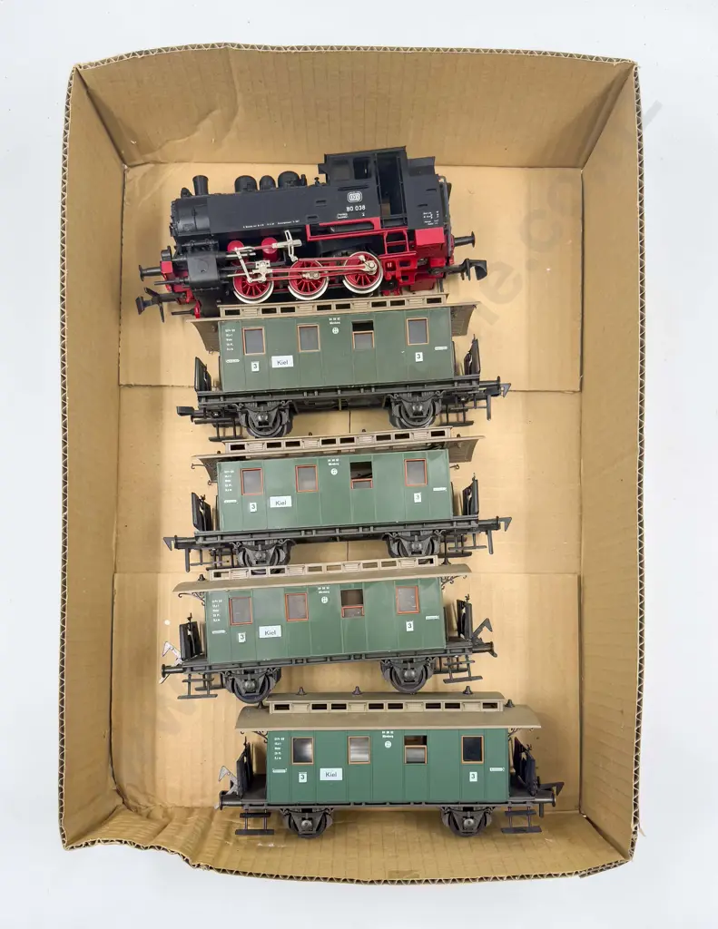 Rivarossi O Scale German DB 80 038 0-6-0 Steam Tank Locomotive Image 1++