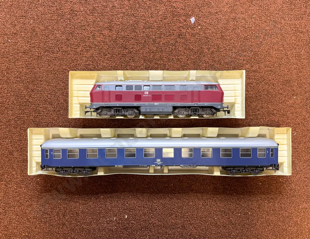 Rivarossi O Scale Boxed German Diesel V160 DB 216 Locomotive with Coach Image 1++