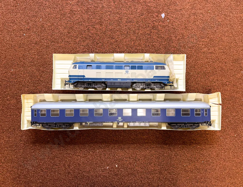 Rivarossi O Scale Boxed German Diesel V160 DB 216 Locomotive with Coach Image 1++