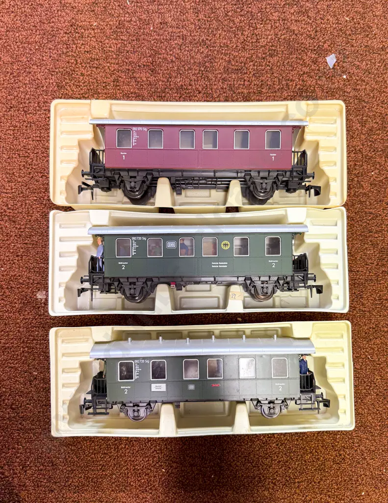 Rivarossi O Scale Three DB 4-wheel Old Time Coaches 1st Class and 2nd Class x2 Image 1++