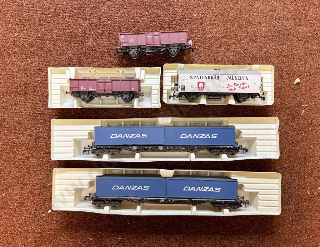 Rivarossi O Scale Boxed DB Flat Car with Containers x2 Open Goods x2 & Refrigerator Car Image 1++
