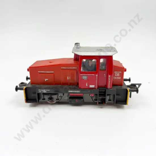 Pola Max for AHM O Scale 0-4-0 DB 134 Shunter with three open wagons and two box cars
