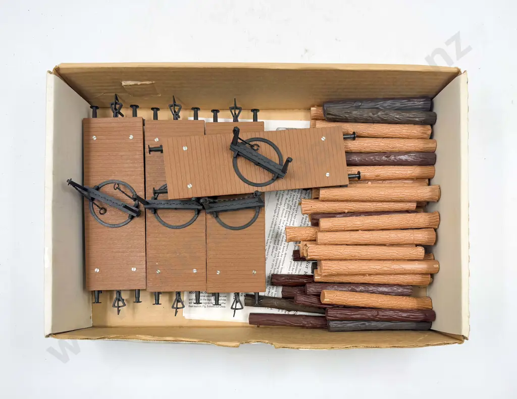 Pola Max O Scale Four Flat Deck Log Wagons with Log Loads Image 1++
