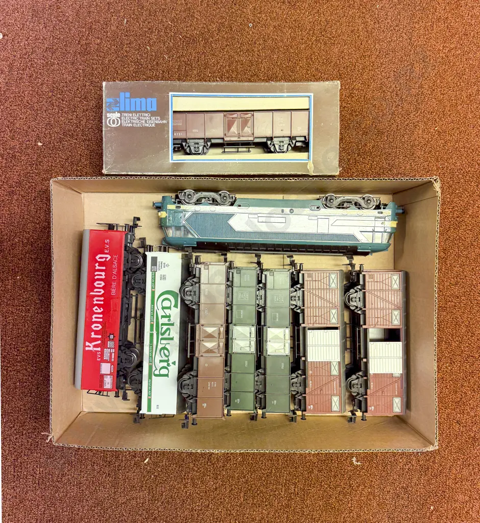 Lima O Scale Diesel SNCF 67001 Locomotive with Eight Rolling Stock Wagons Image 1++