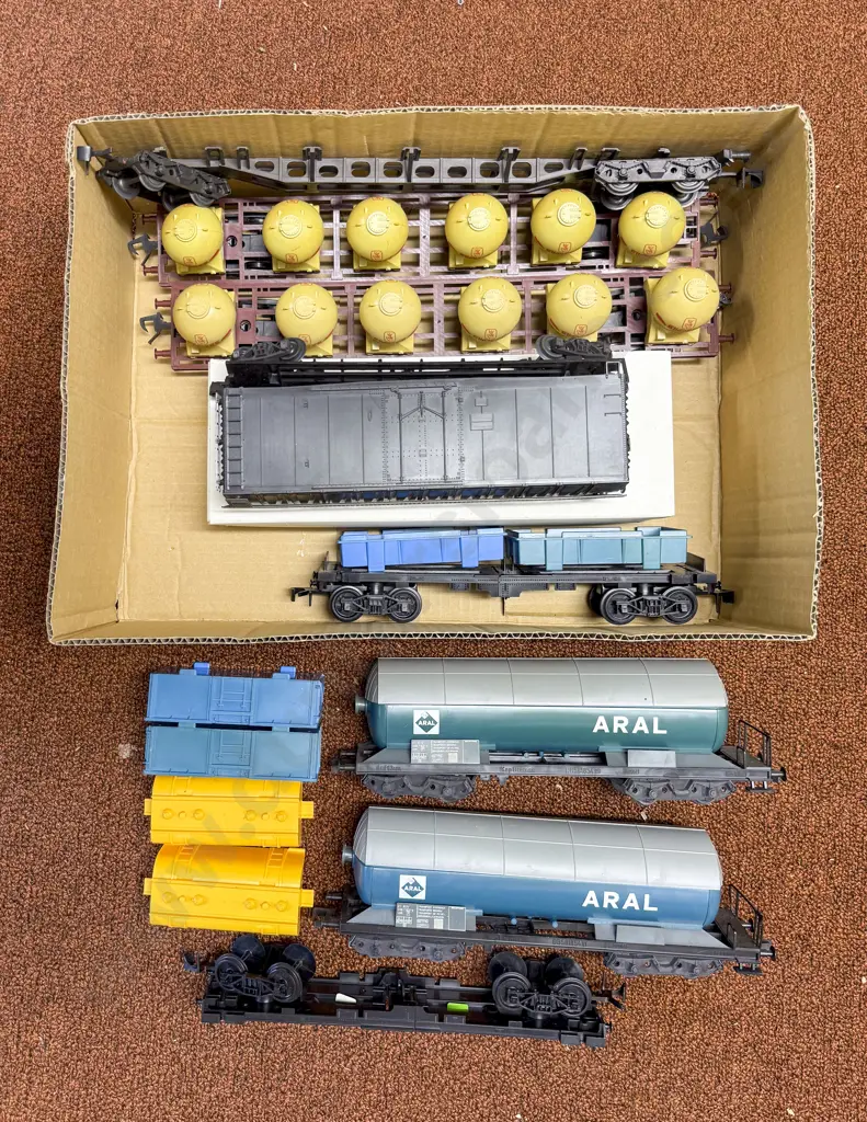 Lima O Scale and Other Manufacture Rolling Stock Wagons Image 1++