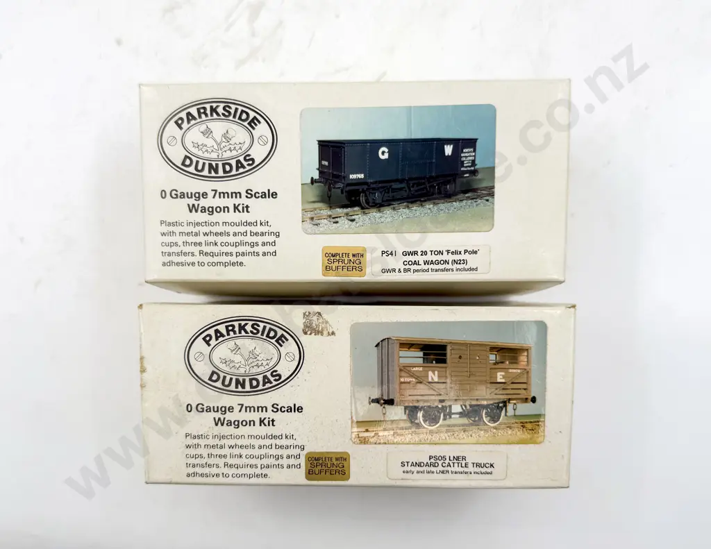Parkside Dundas O Gauge Two Wagon Kits GW Coal Wagon and NE Cattle Truck Image 1++