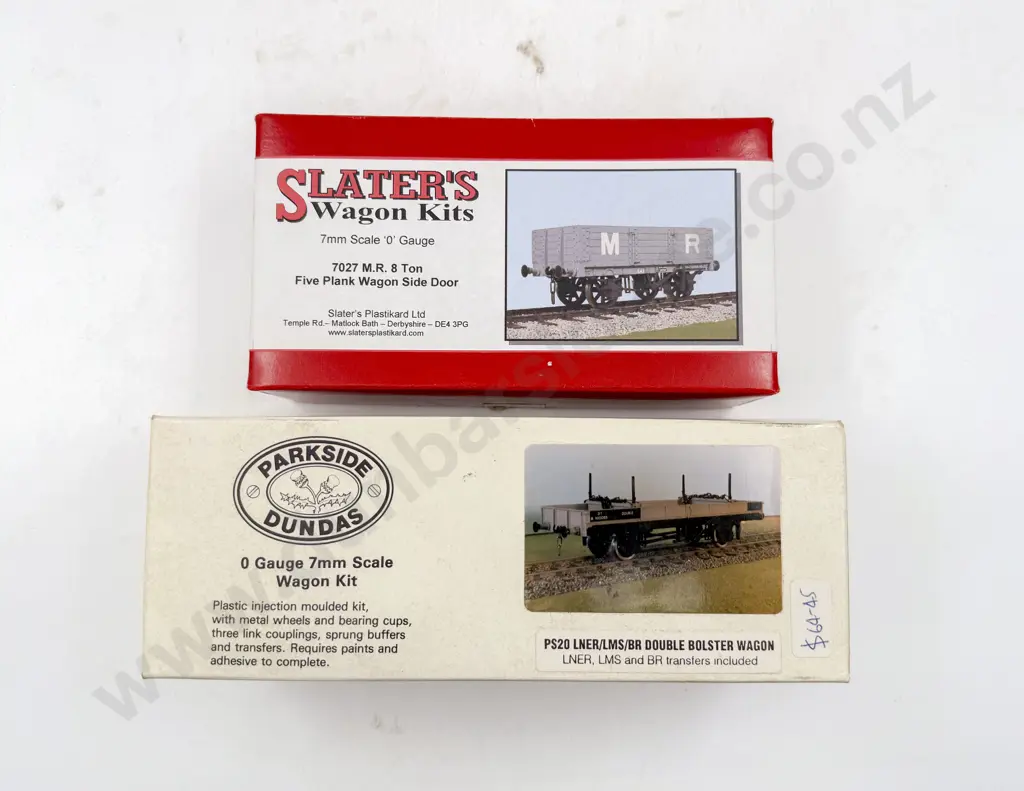 Parkside Dundas O Gauge Double Bolster Wagon and Slaters 8 Ton Plank Wagon Kits Image 1++