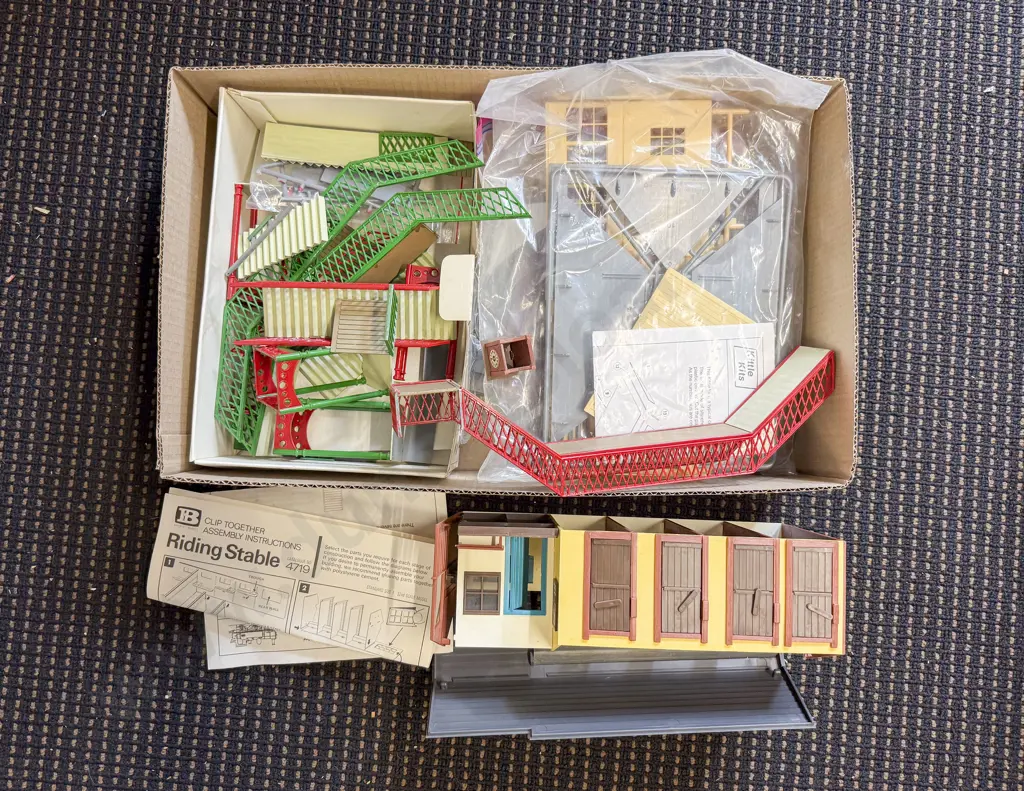O Gauge Lineside Building KIts Image 1++