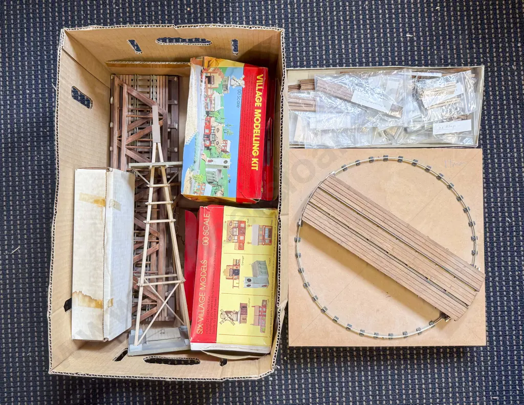 O Gauge Lineside Accessories Image 1++