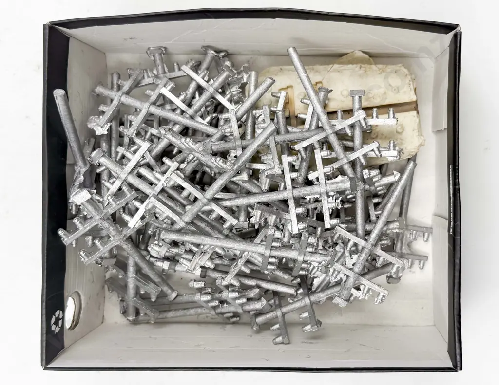 O Gauge Lineside Accessories Image 1++