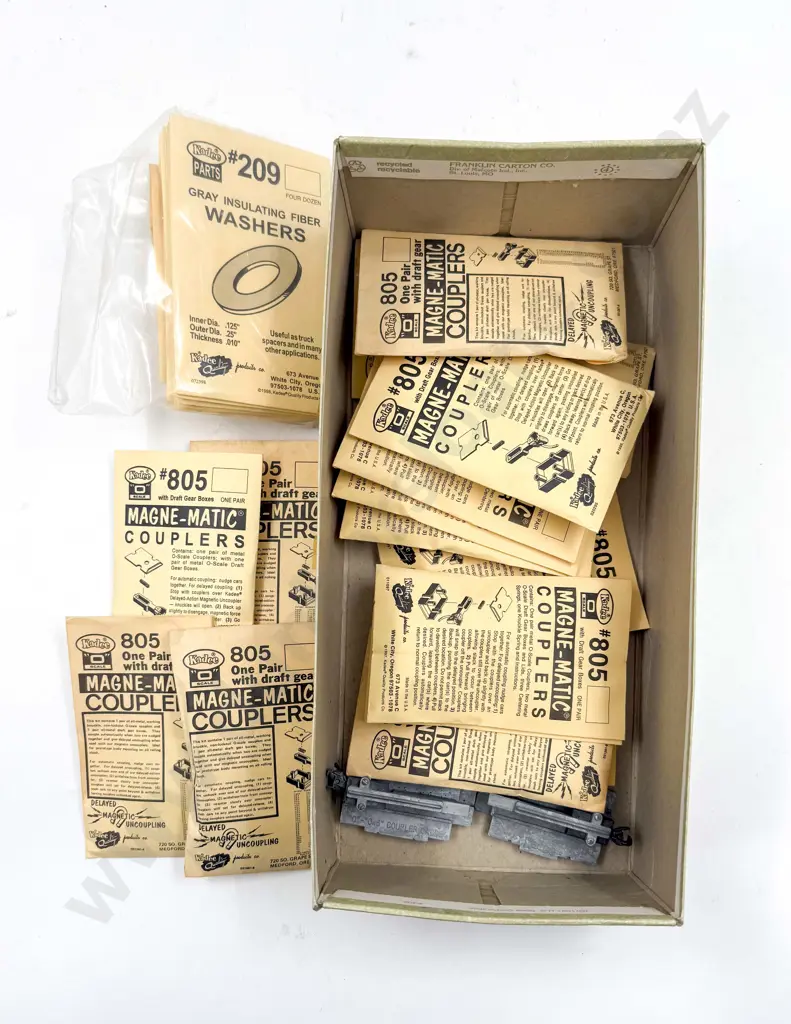 Kadee O Gauge 805 Magne-Matic Couplers x 16 packets Image 1++