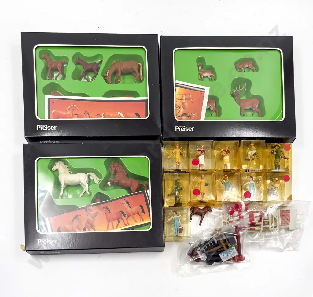Preiser 1:32 Scale Railway Two Horse and SIngle Deer Packets with Elastolin 11 Figures some accessories Image 1++