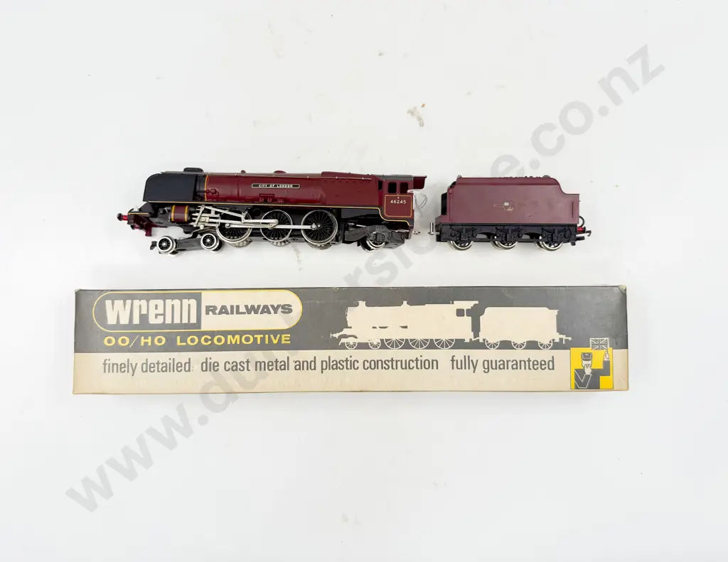 Wrenn HO Gauge W2226 4-6-2 City of London BR Locomotive and Tender Image 1++