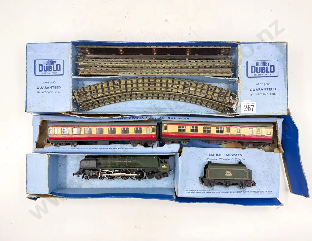 Hornby Dublo HO Gauge Part Boxed EDP12 Passenger Train Set Image 1++