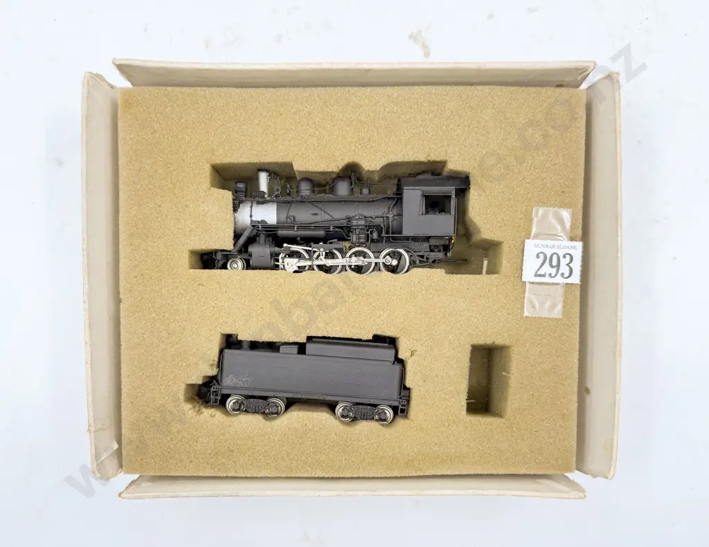 Dong Jin HO Gauge Part Boxed Brass Constructed 2-8-0 Steam Locomotive and Tender Image 1++