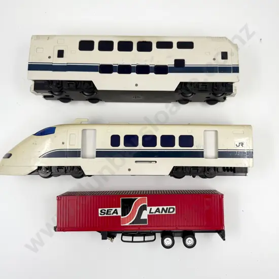 Alps Japan Battery Train with assorted tinplate parts and pieces