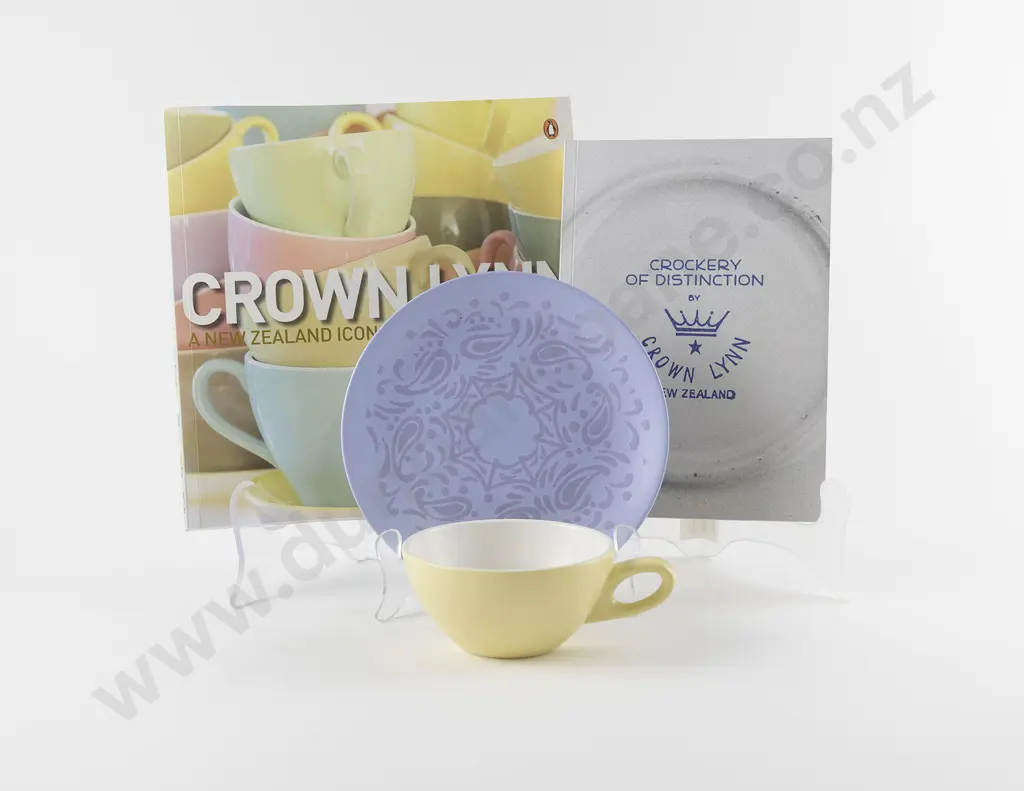 Dorothy Thorpe for Crown Lynn Cup & Plate Image 1++