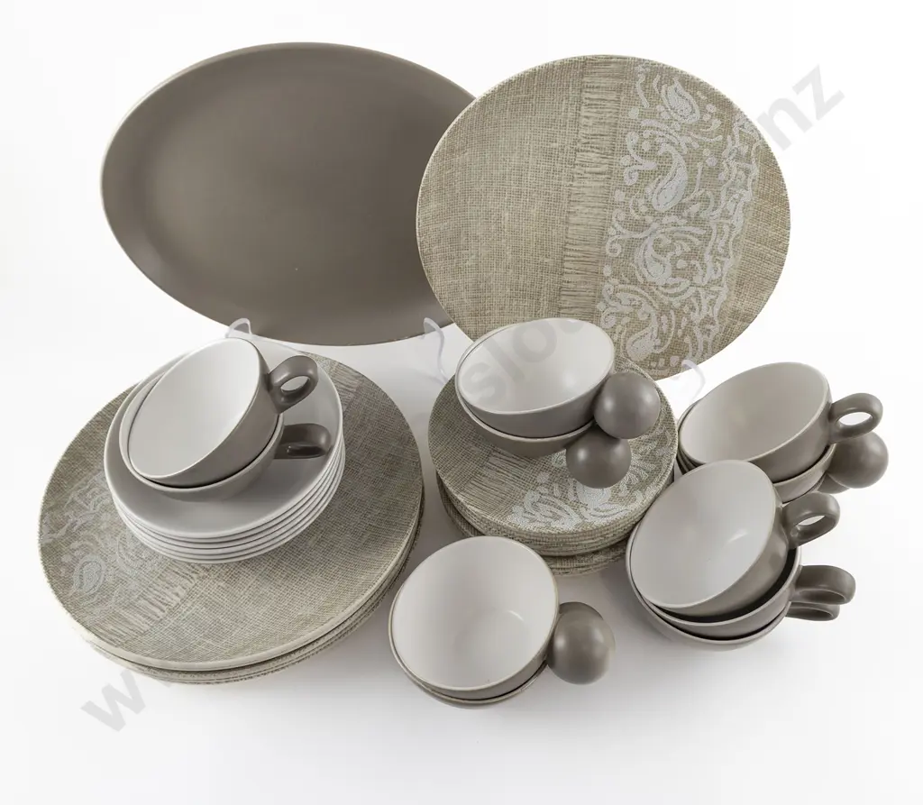 Dorothy Thorpe for Crown Lynn Monterrey Part Dinner Set Image 1++