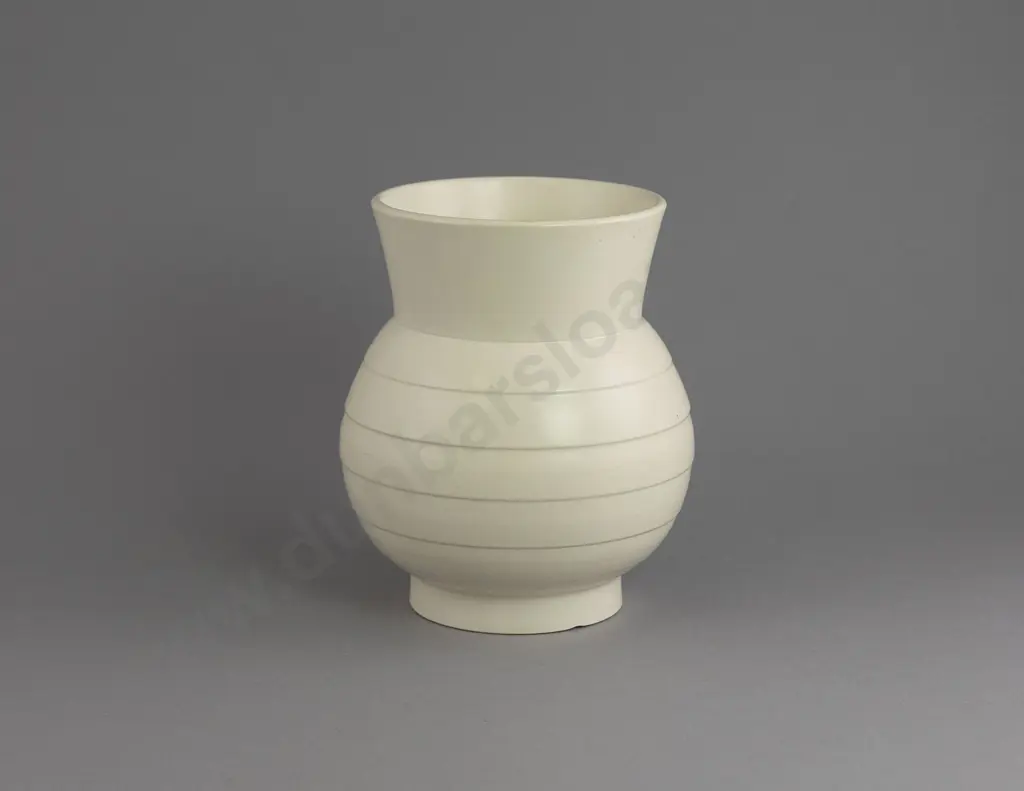Ernest Shufflebotham for Crown Lynn Hand Potted Vase Image 1++