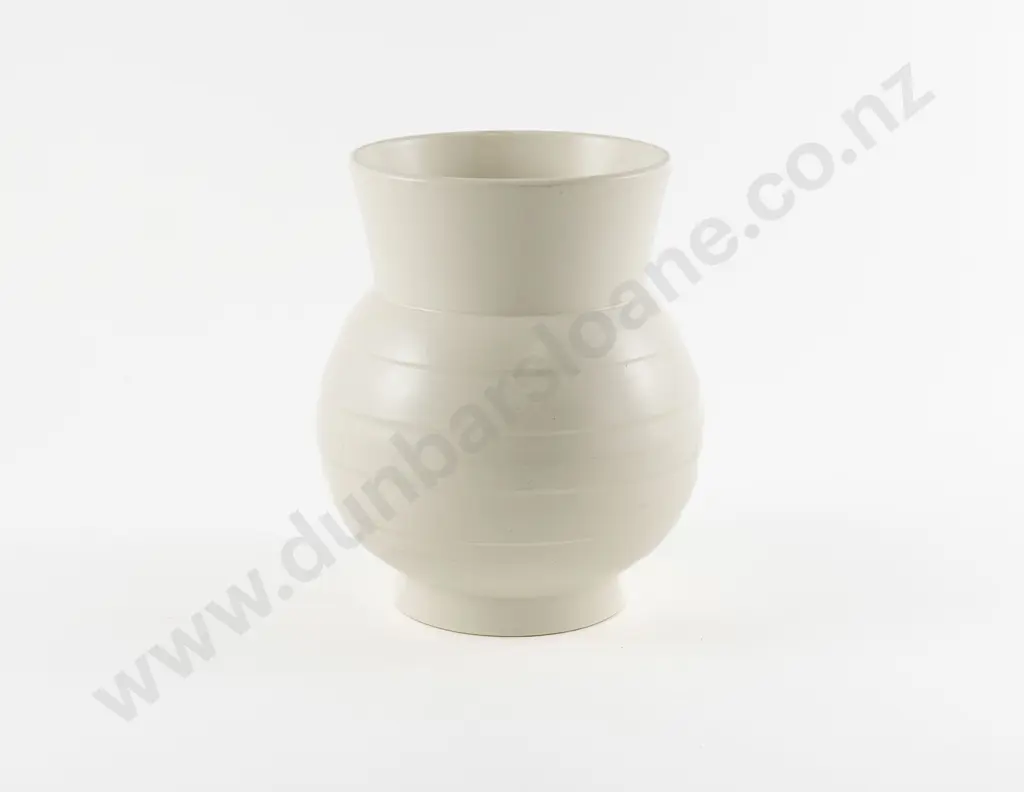 Ernest Shufflebotham for Crown Lynn Hand Potted Vase Image 1++