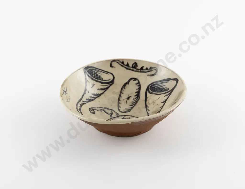 NZ Pottery Footed Bowl Image 1++