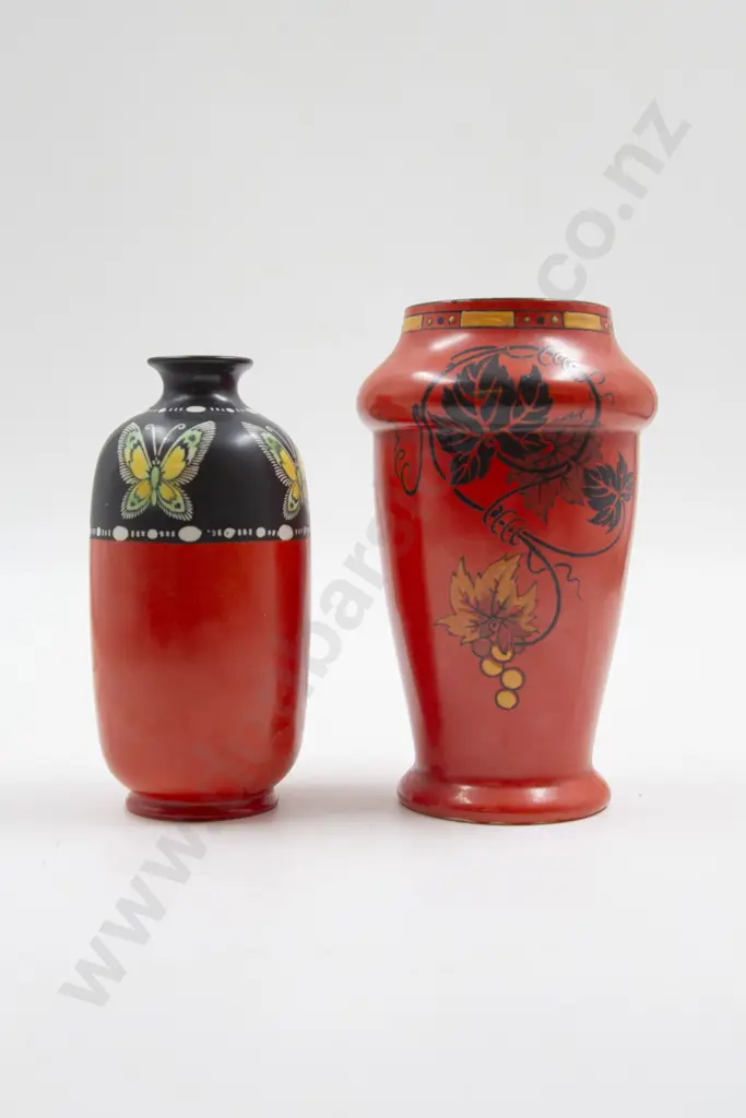 Two Shelley Vases Image 1++