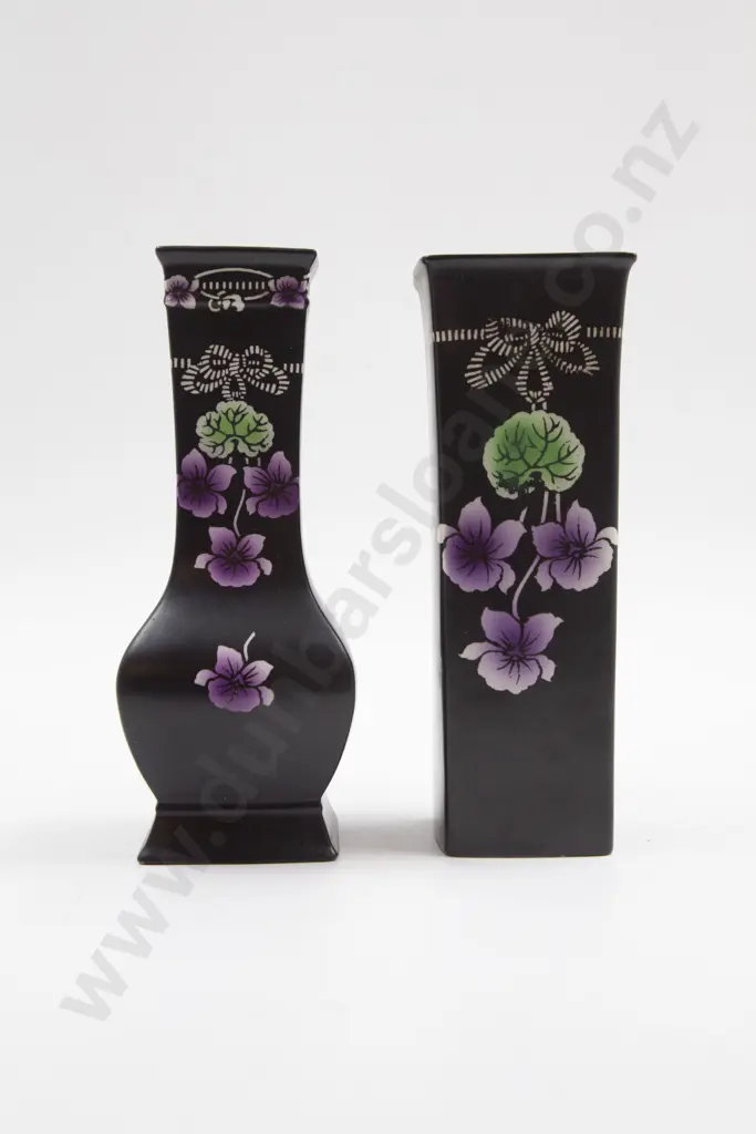 Two Shelly Vases Image 1++