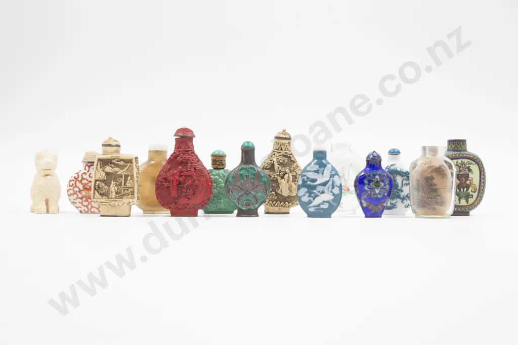 Collection of 13 Snuff Bottles & Ivory Foo Dog Figure Image 1++