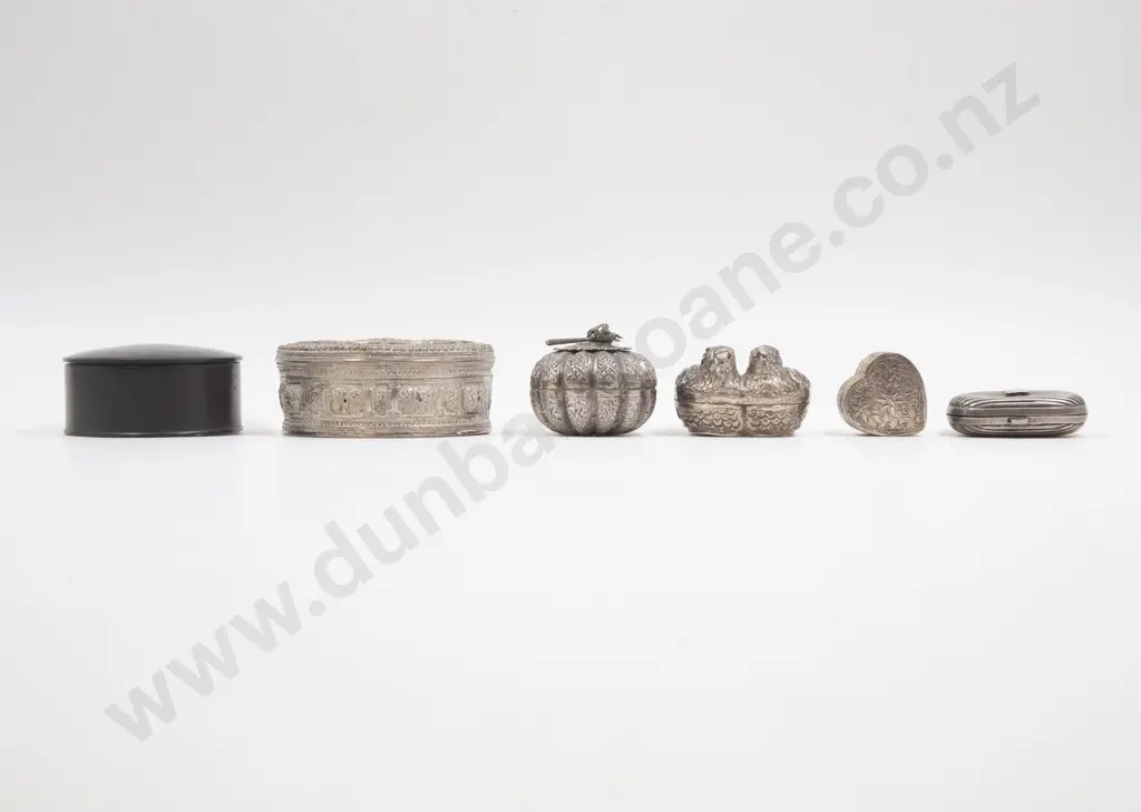 Collection of Four Asian Silver Trinket Boxes Metal Trinket Box & S/P Change Purse Image 1++
