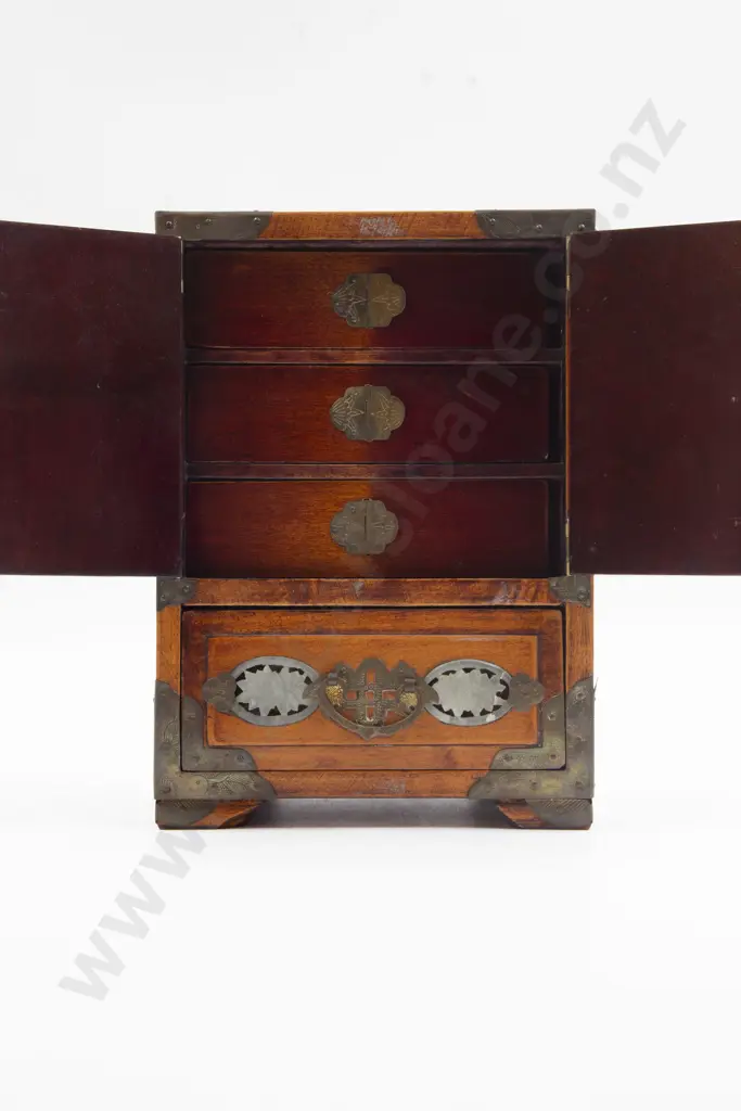 Vintage Bone & Bamboo Mah Jong Set in Fancy Carry Chest Image 1++