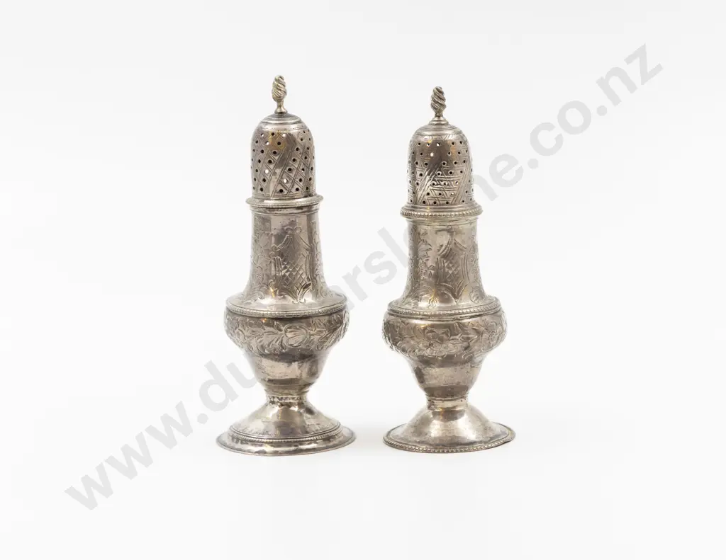 Pair Geo III S/S Pepperettes Image 1++