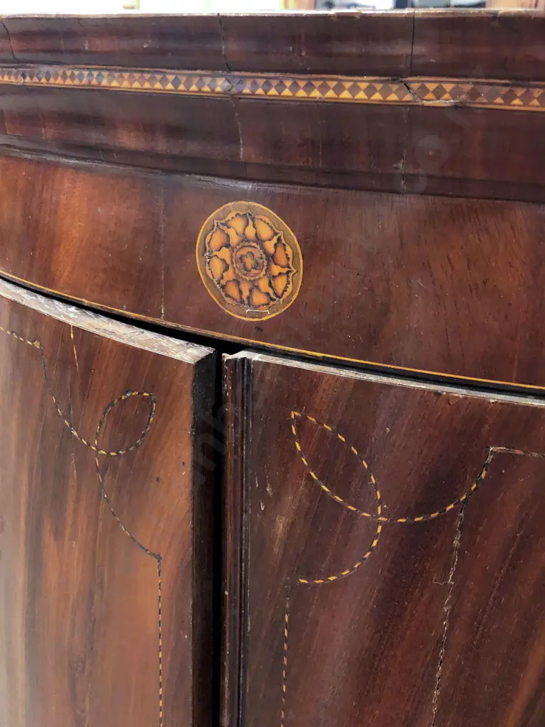 Attractive Geo III Mahogany & Inlaid Bow Front Hanging Corner Cupboard Image 1++