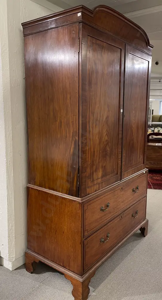 Regency Mahogany Linen Press Image 1++