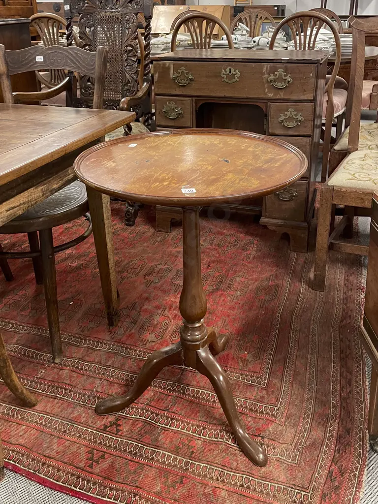 Vict Mahogany Circular Tripod Wine Table Image 1++