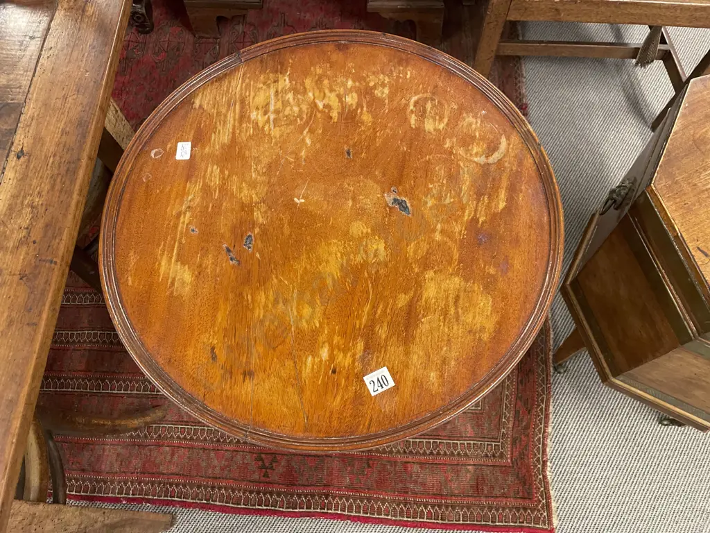 Vict Mahogany Circular Tripod Wine Table Image 1++