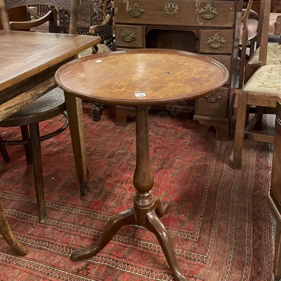 Vict Mahogany Circular Tripod Wine Table
