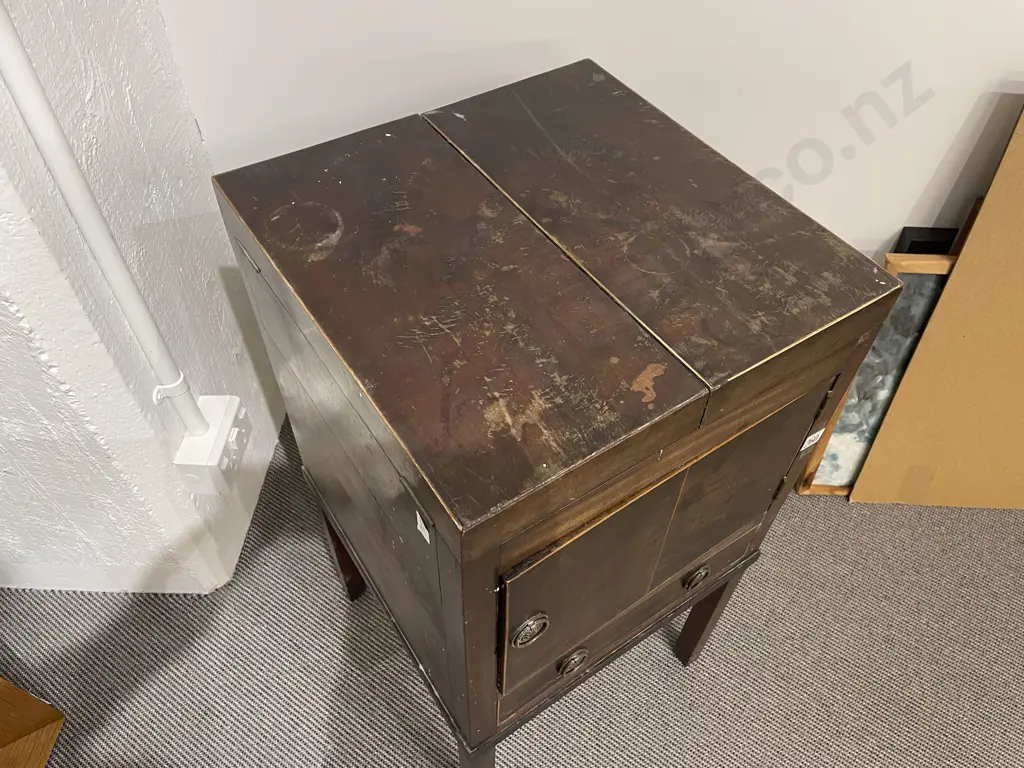 Geo III Mahogany Night Cupboard Image 1++