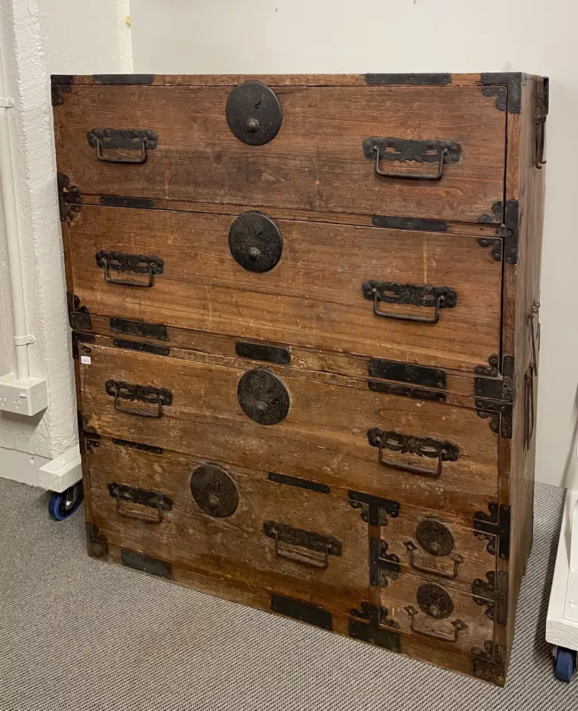 Antique Japanese Tansu Cedar & Iron Bound Chest Image 1++
