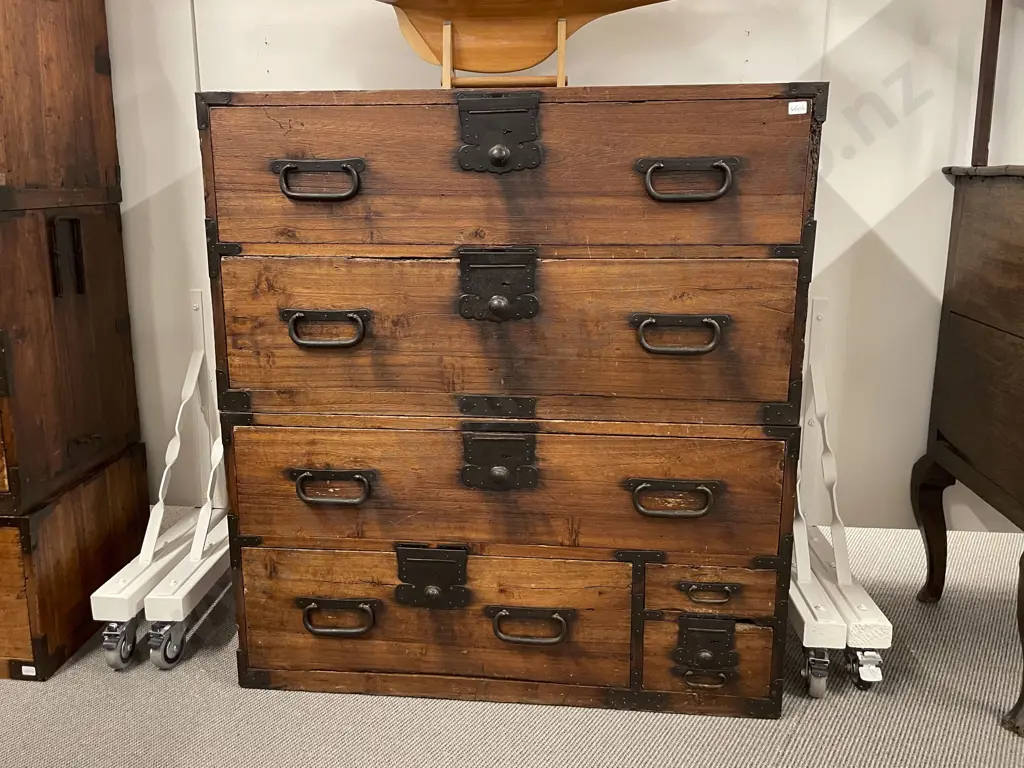 Antique Japanese Tansu Cedar & Iron Bound 4 Drawer Chest Image 1++