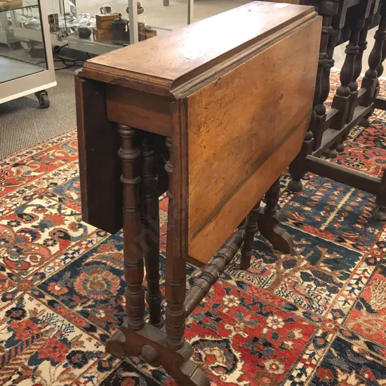 Small Vict Walnut Sutherland Tea Table