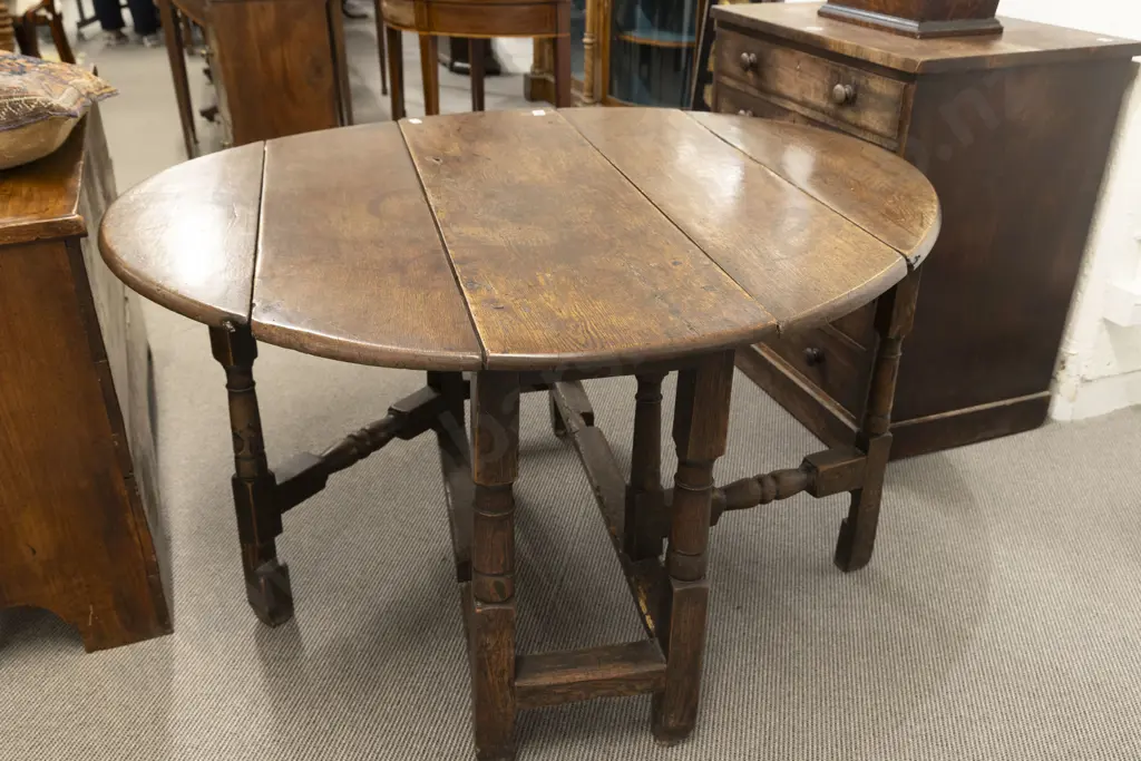C18th Oak Oval Gateleg Dining Table Image 1++