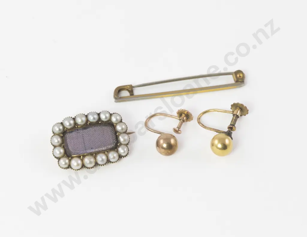 Georgian 9ct Half Pearl Mourning Brooch Image 1++