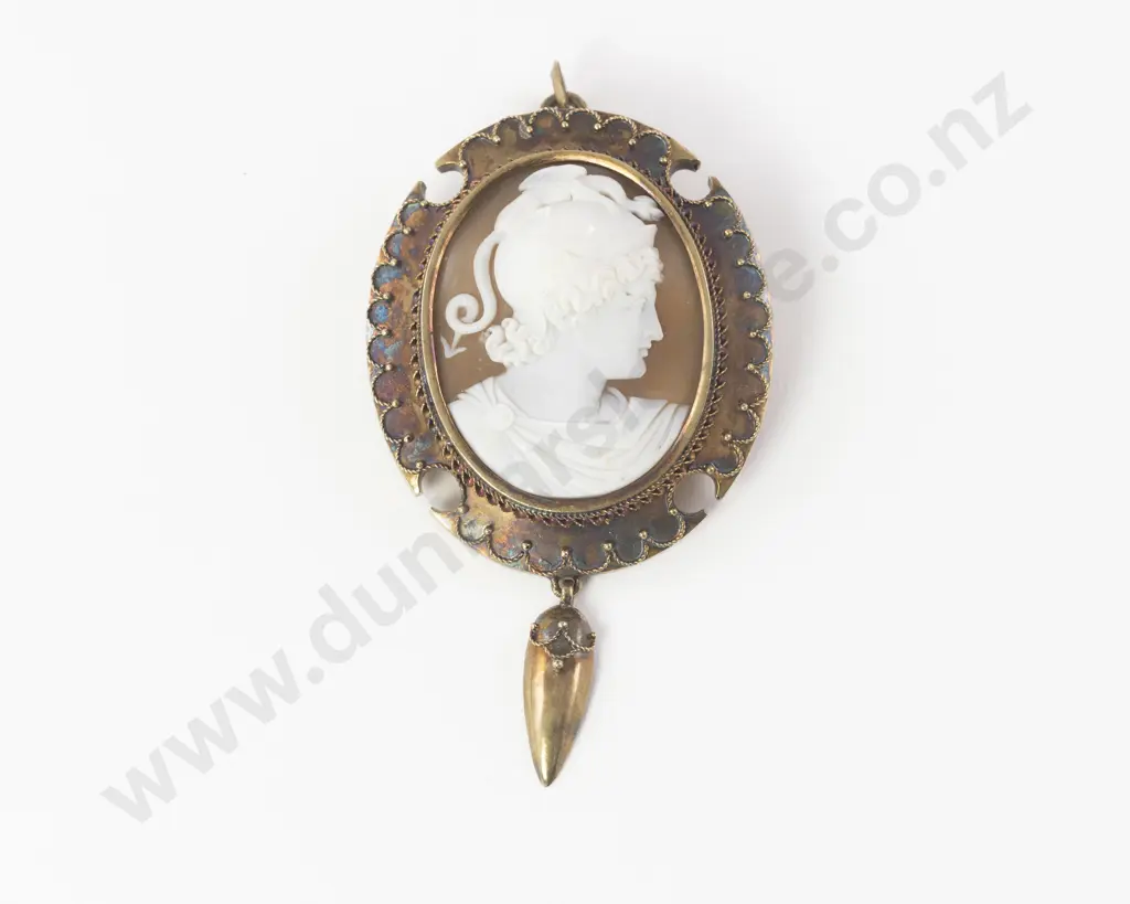 Victorian 15ct Framed Portrait Cameo Brooch Image 1++
