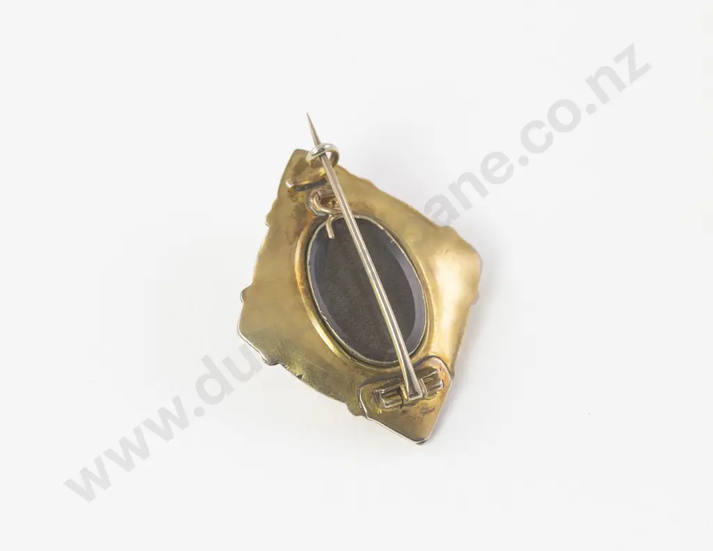 Victorian 9ct Single Garnet Target Brooch Image 1++