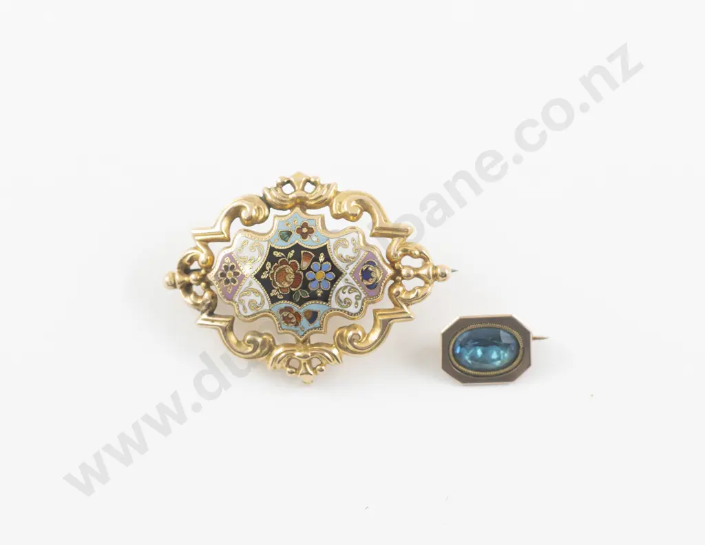 Victorian 15ct Scroll Brooch Image 1++