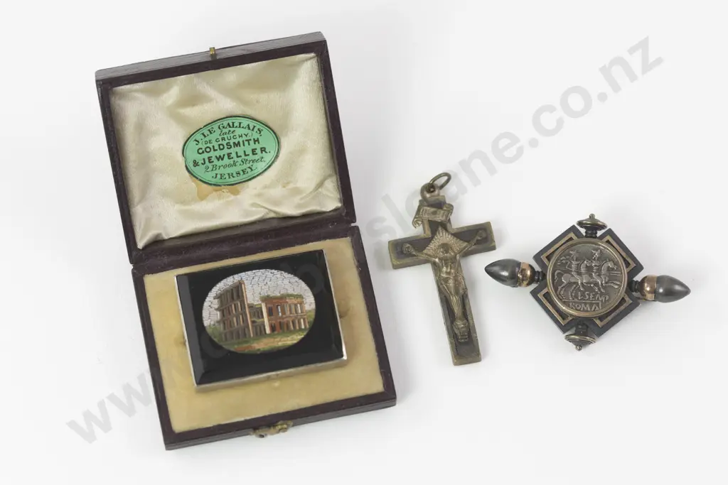 Victorian S/S Framed Micro Mosaic Roman Colosseum Brooch Image 1++