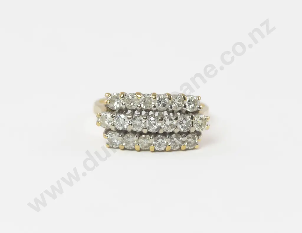 18ct 19Stone Diamond Cluster Ring Image 1++