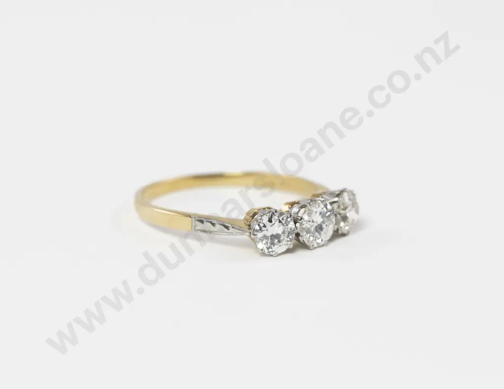 18ct Three Stone Diamond Ring Image 1++