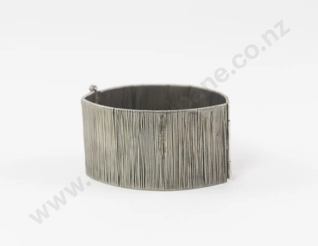 Unidentified NZ Jeweller 9ct and S/S Wide Hinged Snap Bangle Image 1++