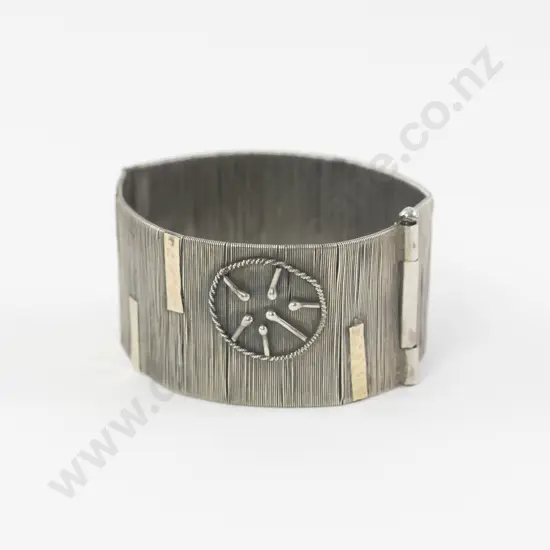 Unidentified NZ Jeweller 9ct and S/S Wide Hinged Snap Bangle